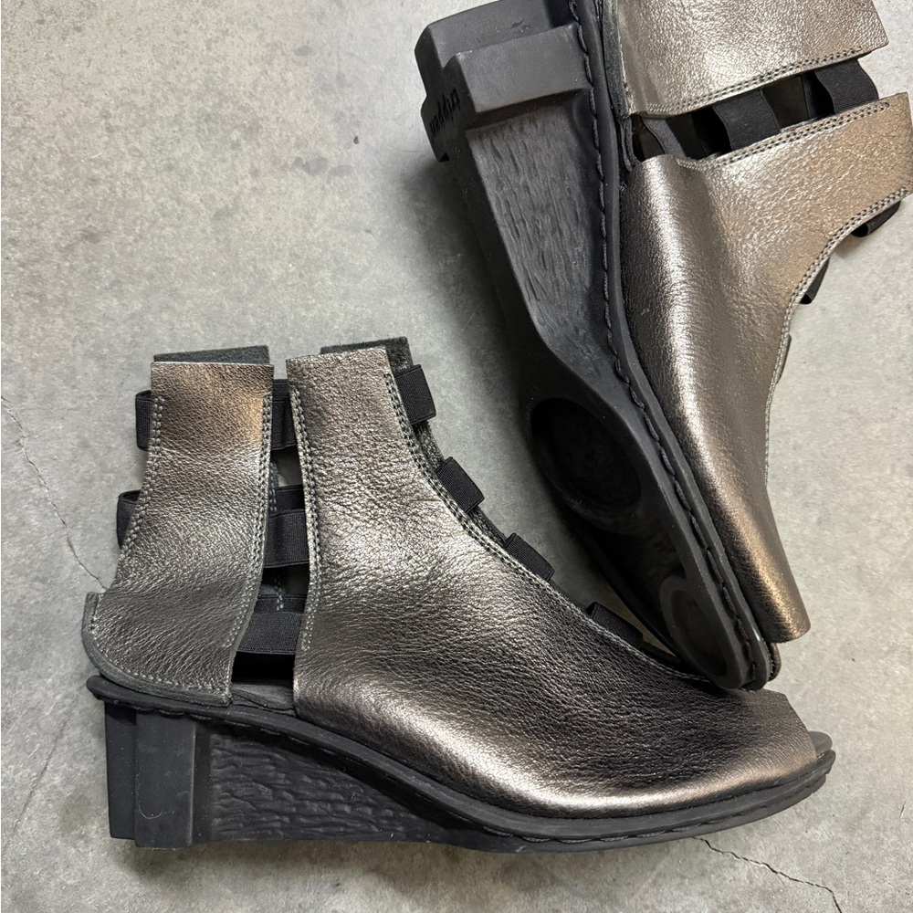 Elegant Metallic Wedge Shoes